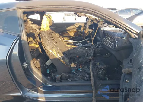 2021 Chevrolet Camaro Rwd Lt1 z USA, uszkodzony, nr VIN 1G1FE1R74M0128984